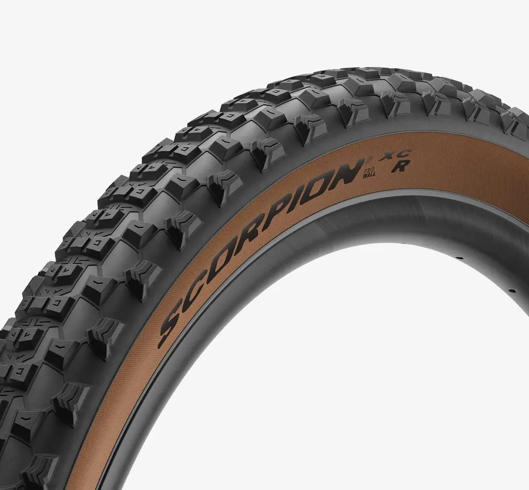 Külső Pirelli Scorpion™ MTB R XC Classic 120 TPI Defektvédelem: ProWall Tubeless ready fold. 29" x 2,2 fekete/BARNA 3905800_AGK