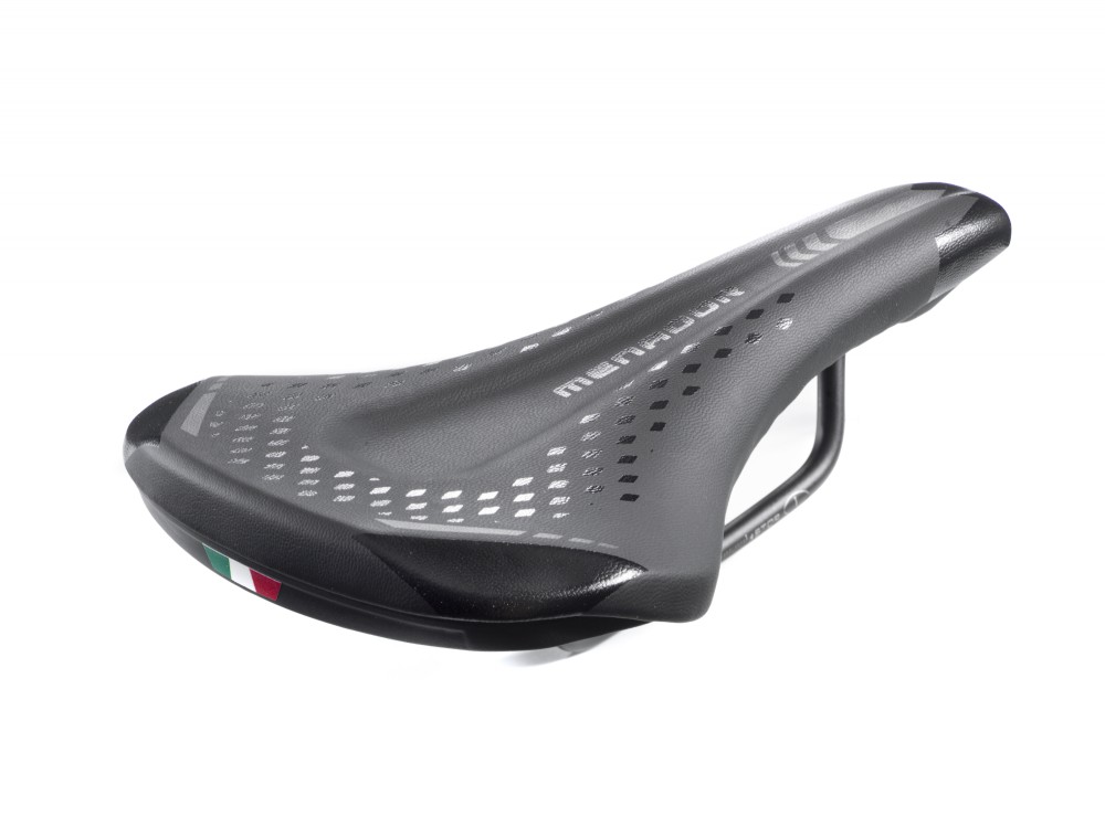 Nyereg Montegrappa 3400-GR MENADOR fekete/ezüst 250x145mm 285g 3400-GR_ANYE